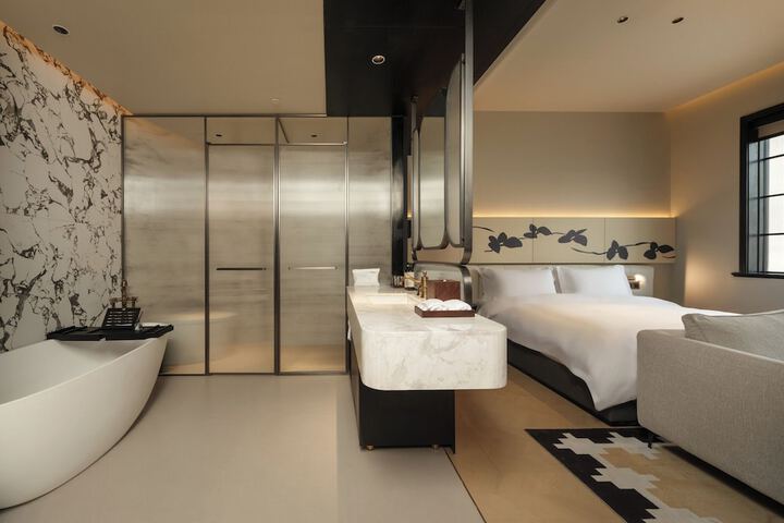 Room 25 of 134