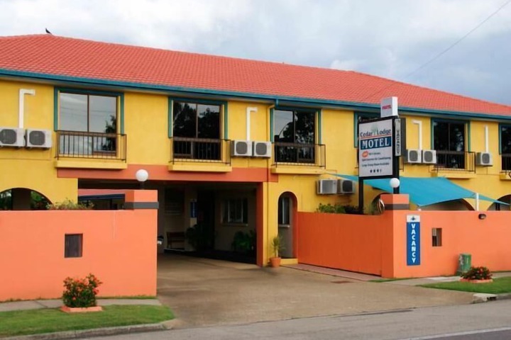 Cedar Lodge Motel Townsville