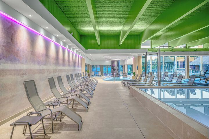 Pools & Facilities