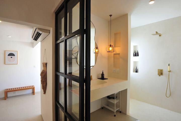 Room 27 of 37