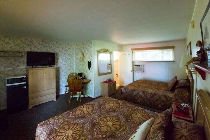 Room 18 of 77