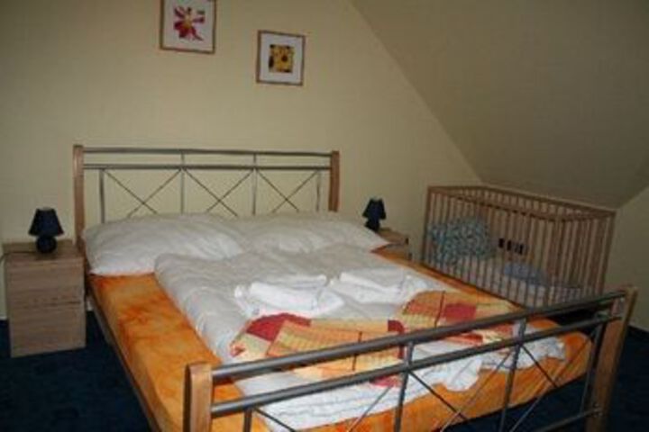 Room 6 of 13