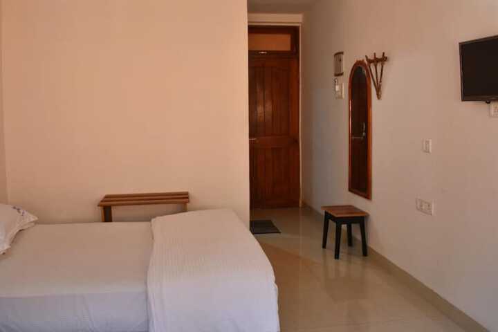 Room 34 of 65