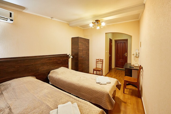 Room 4 of 62