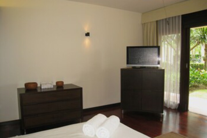 Room 37 of 42