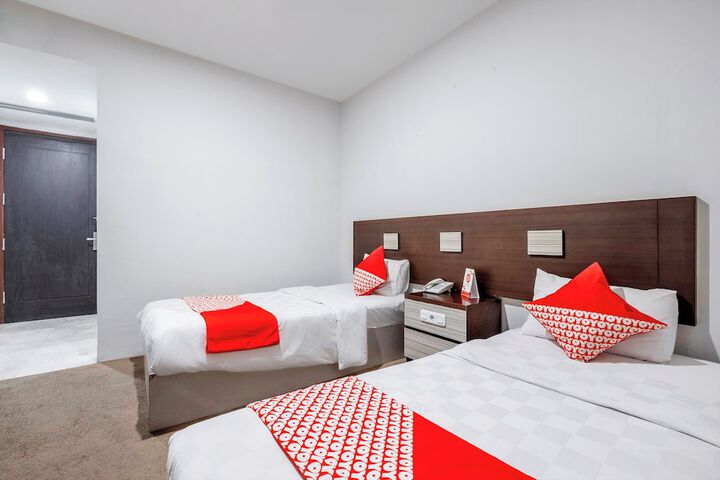 Room 2 of 9