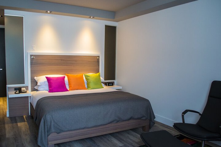 1 King Bed (9 of 20)