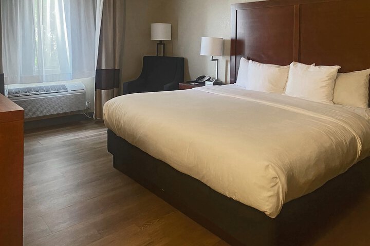 Room 9 of 31