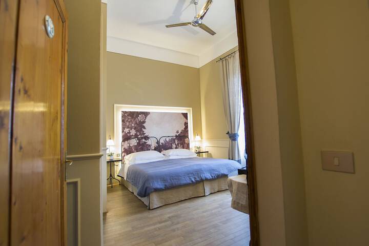 Room 5 of 46
