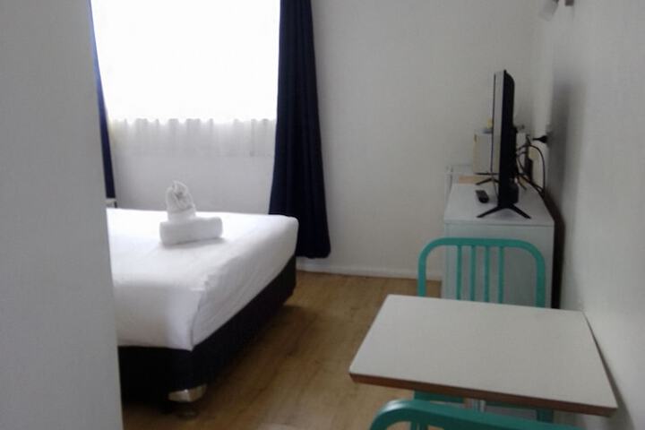 Room 34 of 59