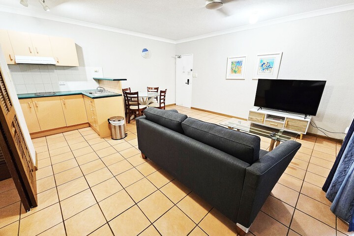 Room 15 of 28