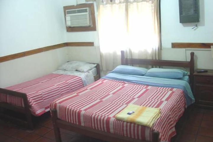 Room 2 of 7
