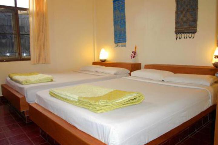 Room 4 of 8