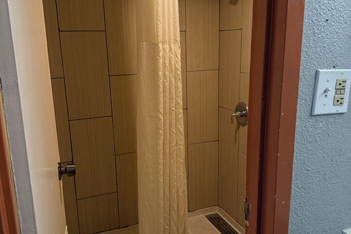 Room 14 of 27