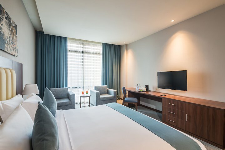 Room 6 of 42