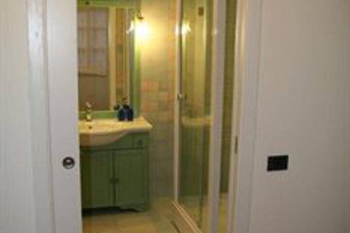 Room 5 of 21