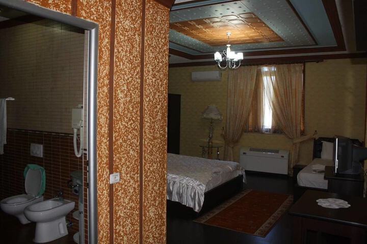 Room 22 of 27