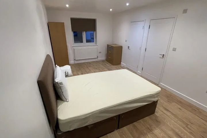 Room 17 of 18