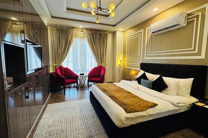 Room 25 of 67