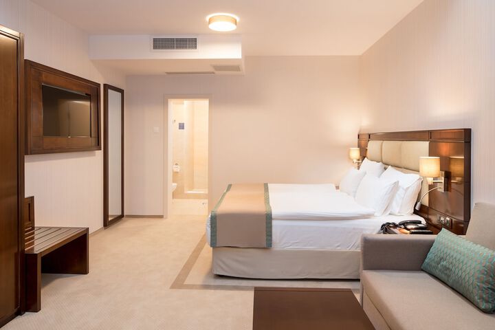 Room 17 of 54