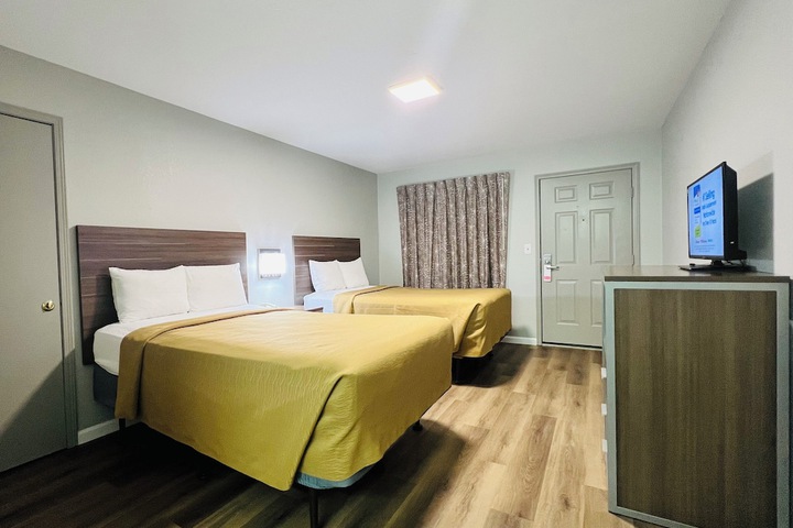 Room 13 of 23