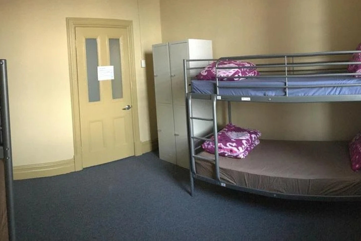 Room 5 of 17