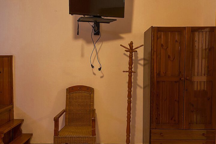 Room 10 of 66