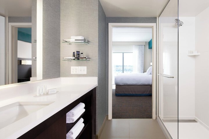 Room 32 of 52