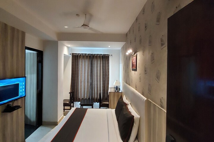 Room 34 of 74