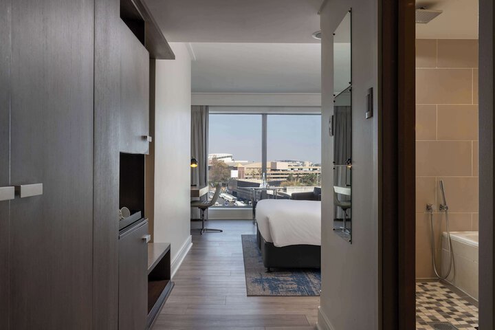 Room 44 of 148