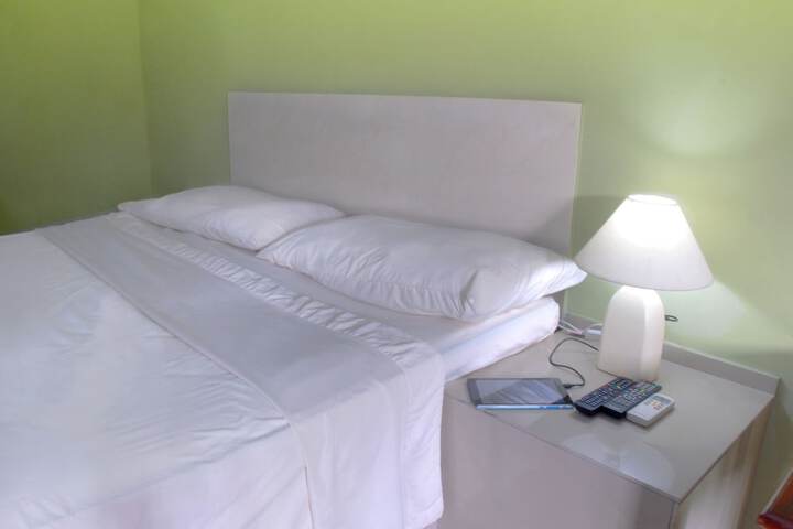 Room 4 of 37