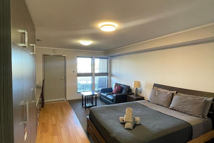 Room 5 of 33