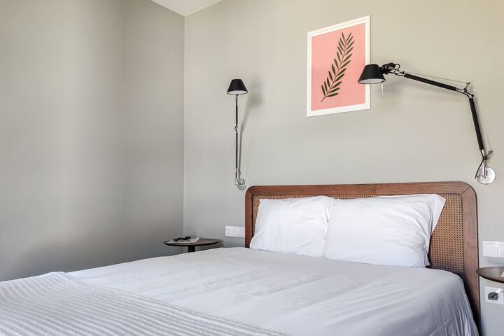 Room 6 of 25