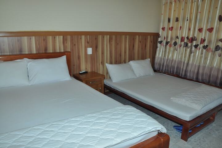 Room 4 of 27