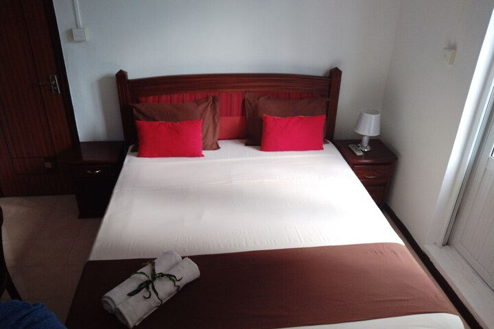 Room 10 of 47