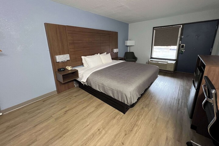 1 King Bed Efficiency Upgrade (1 of 12)