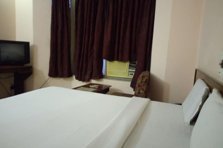 Room 3 of 29