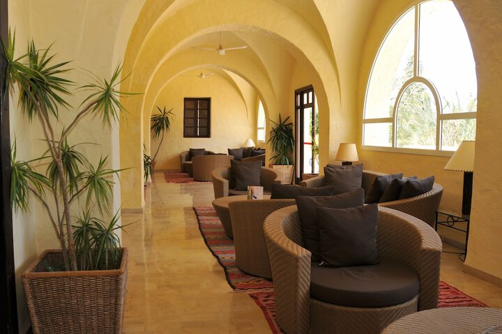 Lounge 50 of 61