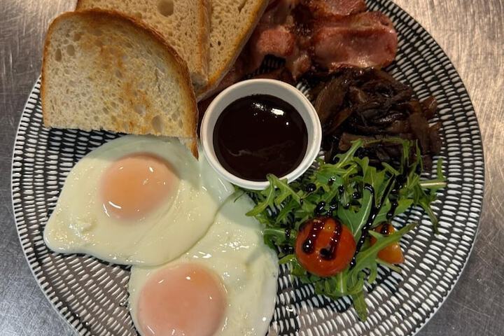 Breakfast/Coffee Service 20 of 33