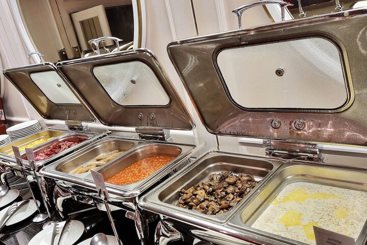 Breakfast/Coffee Service 103 of 124