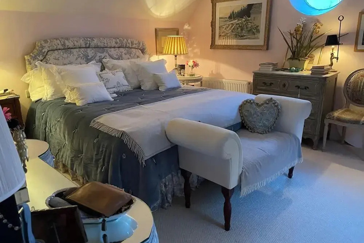Quintessential Four Bedroom House in the Heart of
