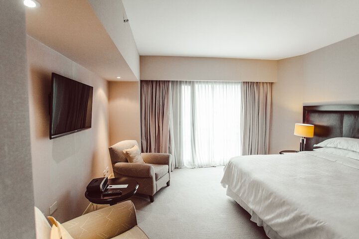 Room 4 of 61