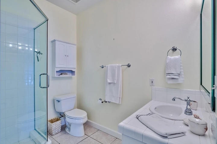 Room 8 of 21