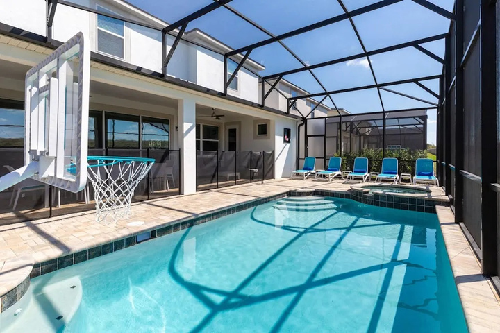Pool 17 of 30