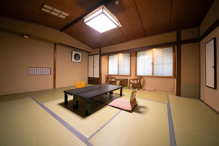 Room 13 of 68