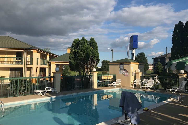 Pool Hotel