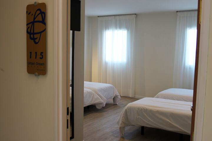Room 5 of 65