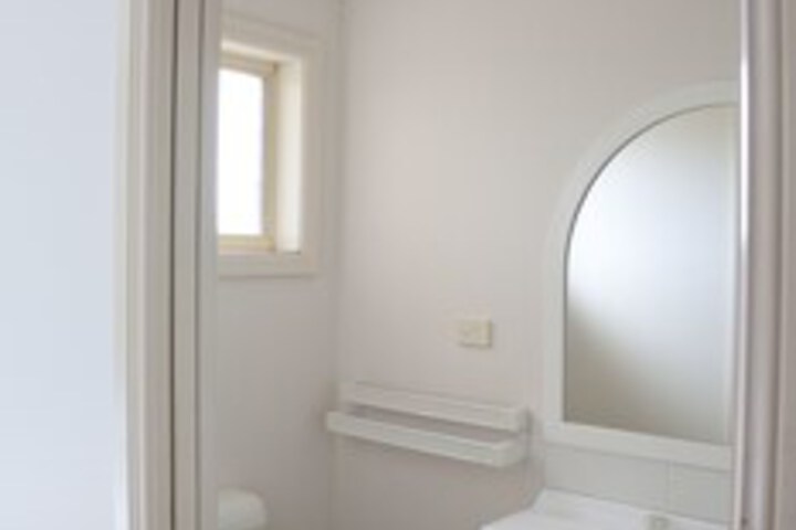 Room 6 of 25