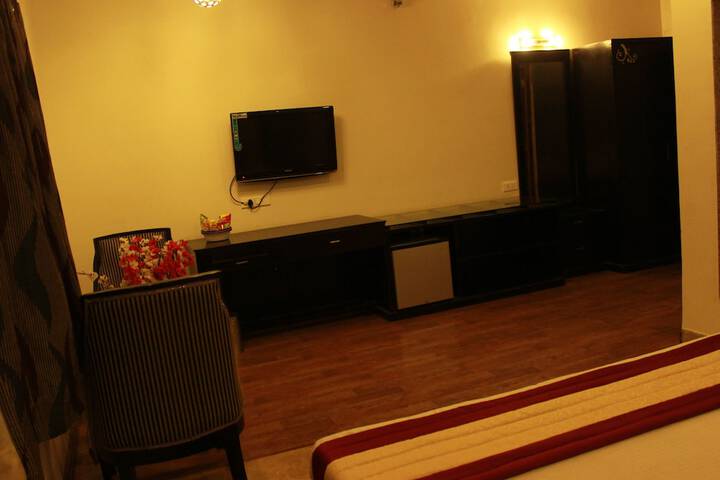 Room 33 of 131
