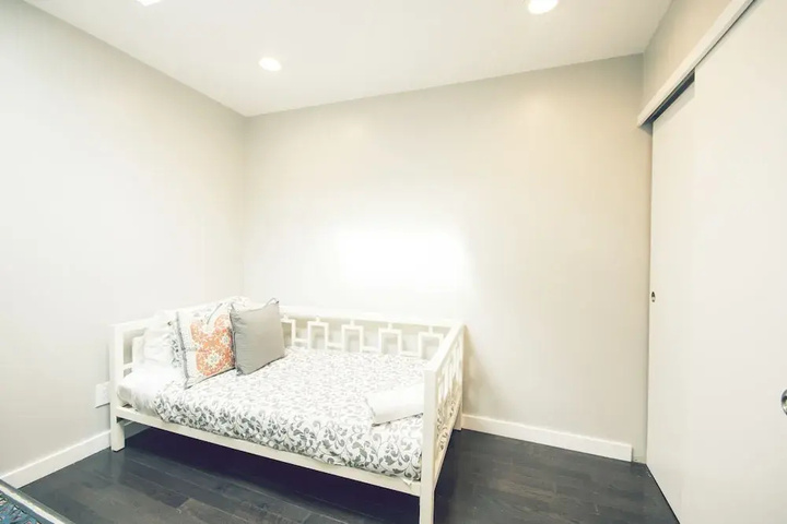 Room 5 of 14